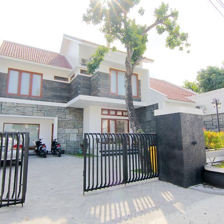 Silas Garden Джокякарта Екстериор снимка